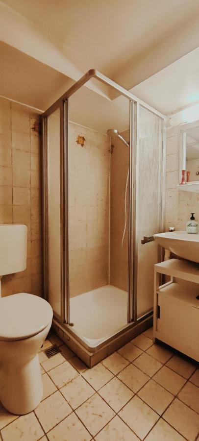 Spacious & Comfortable Guestrooms W Private Bathrooms Near Koelnmesse & Lanxess Arena, Free Parking, Highspeed Wifi Bagian luar foto