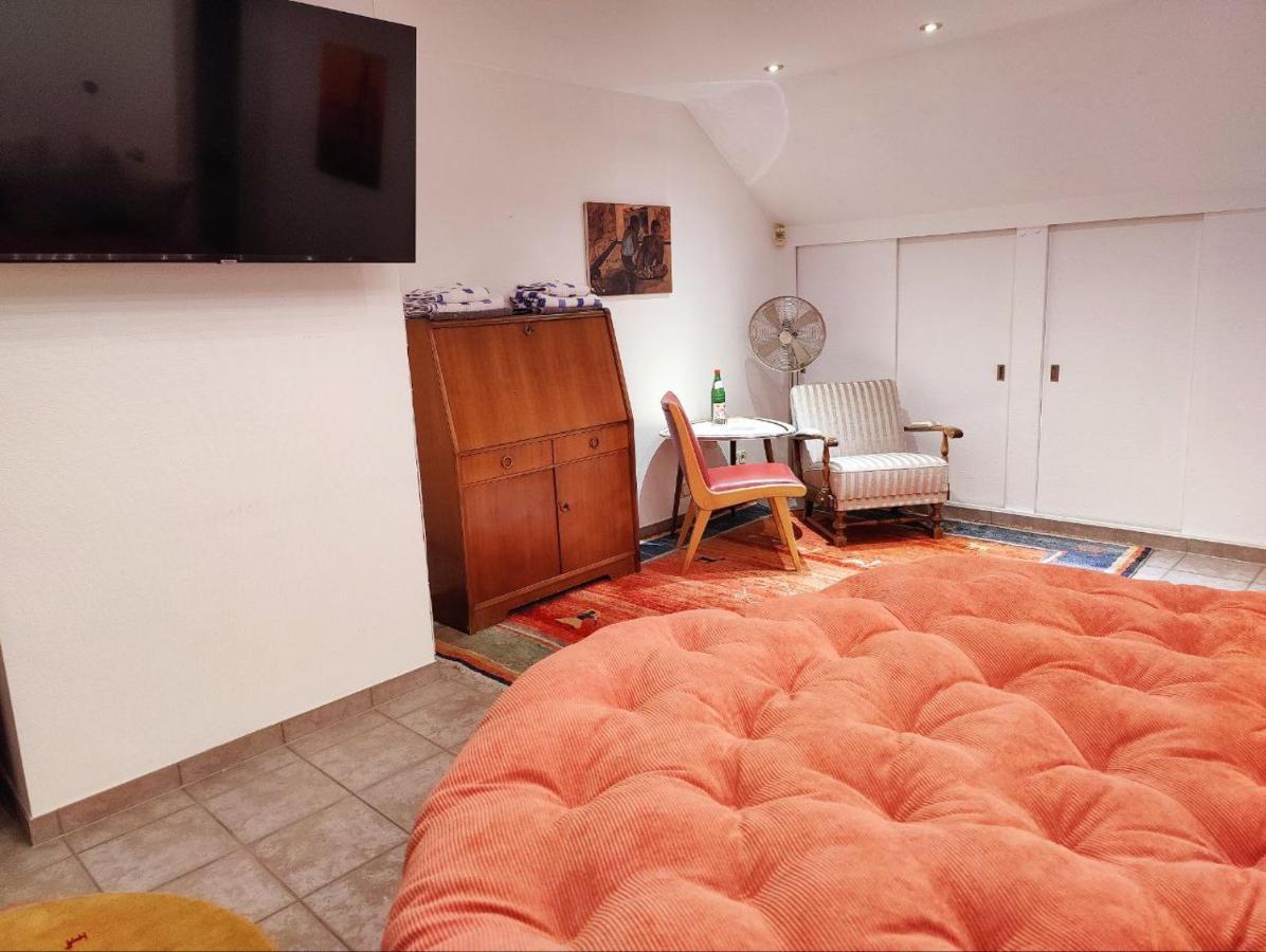 Spacious & Comfortable Guestrooms W Private Bathrooms Near Koelnmesse & Lanxess Arena, Free Parking, Highspeed Wifi Bagian luar foto